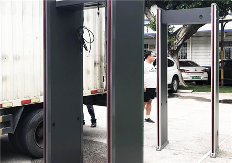 在學校安裝金屬安檢門的作用？